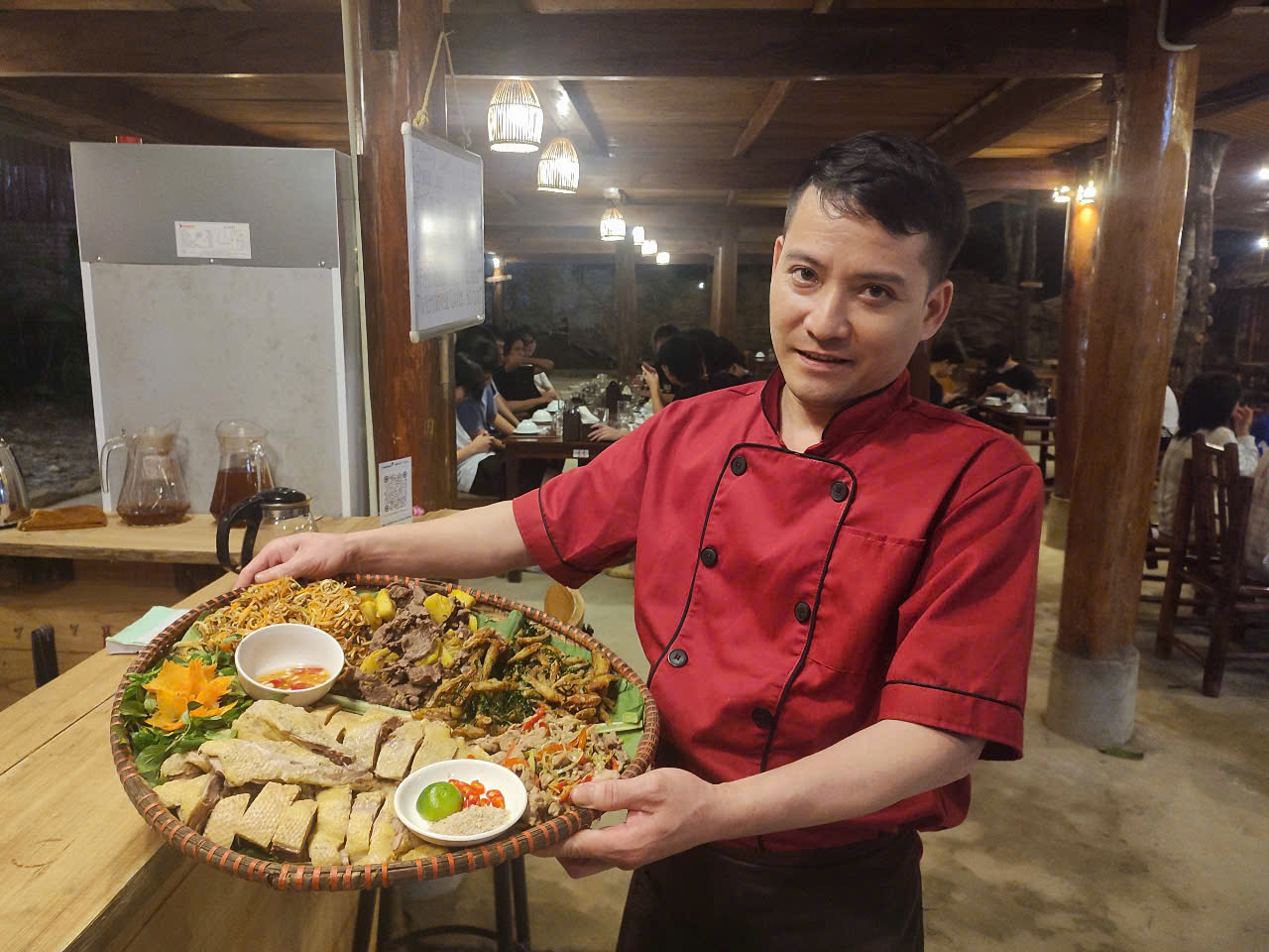 Nhà Hàng Pù Luông